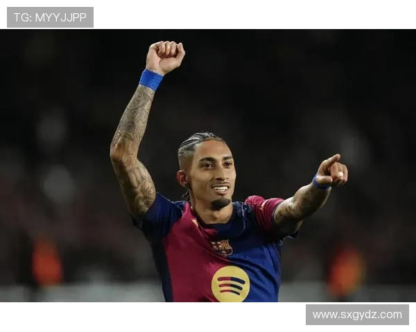 拉菲尼亚在英超赛季中的表现稳健，荣获最佳球员称号引发关注