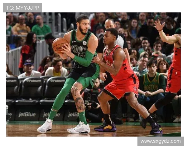 达尼洛传球出球稳