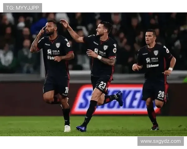 AC米兰进攻端表现尚可,但关键战稳定性不足,争冠形势承压 AC米兰进攻端表现尚可,但关键战稳定性不足,争冠形势承压