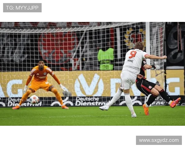 拜仁防线问题持续暴露,球队关键战稳定性面临考验 拜仁防线问题持续暴露,球队关键战稳定性面临考验